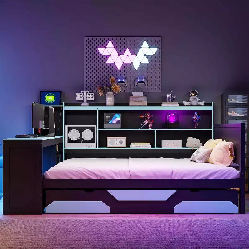 Lit de repos de jeu Full/Queen avec tête de lit bibliothèque, cadre de lit à LED avec bureau intégré, tiroirs et station de charge - ModernLuxe