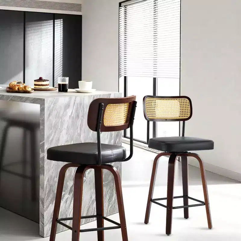 Lot de 2 tabourets de bar pivotants à 360° en rotin de hauteur comptoir avec coussin en PU