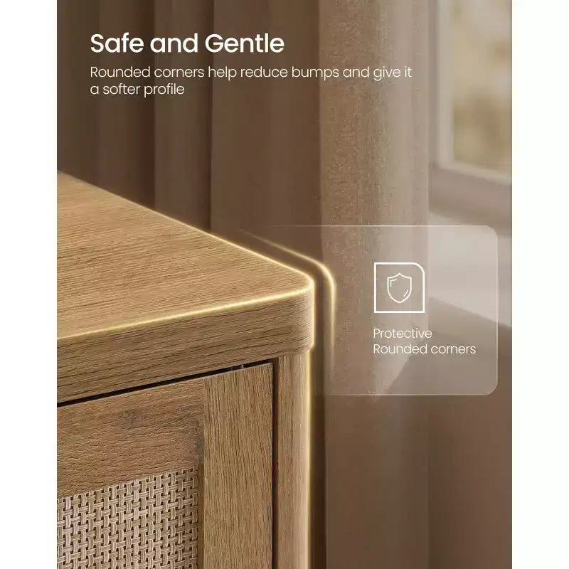 VASAGLE Collection ELLAN - Banc à chaussures bohème avec coussin, Banc de rangement d'entrée avec 4 portes d'armoire effet rotin, Étagère réglable, Marron naturel