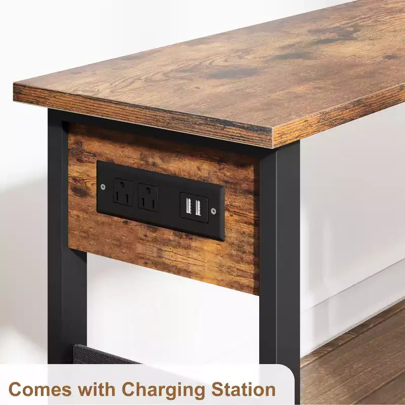 Table d'appoint rotative à 360° avec station de charge, table d'appoint mobile à 2 niveaux avec pochette de rangement et 6 roulettes pivotantes verrouillables pour salon et bureau
