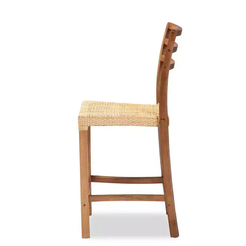 Tabouret de bar à hauteur de comptoir Arthur Wood et rotin Naturel/Noyer - bali & pari : Style bohème, Aucun assemblage requis