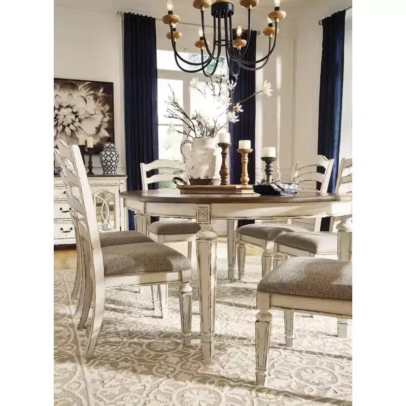 Lot de 2 chaises de salle à manger Realyn Ladderback rembourrées, blanc écaillé - Signature Design by Ashley