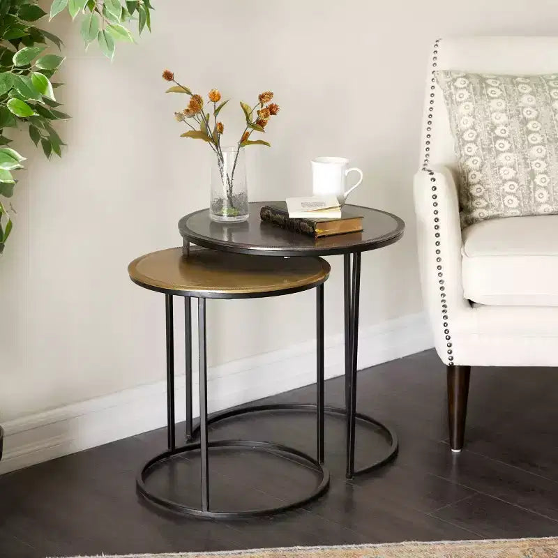 2 tables d'appoint industrielles en aluminium noires - Olivia & May