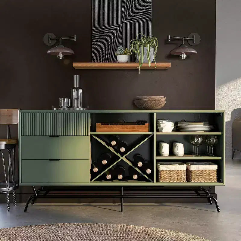 Buffet moderne miBasics Heath 152 cm avec cave à vin vert sauge : meuble de rangement autoportant, 4 étagères, 3 tiroirs
