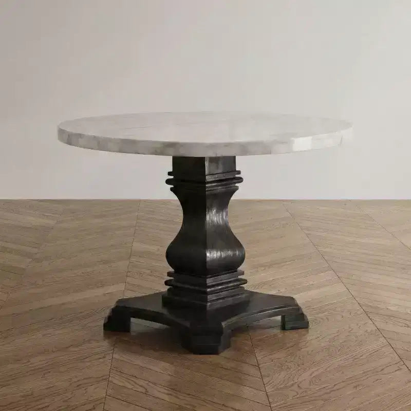 Table à manger ronde 48 po Buckley avec plateau en véritable marbre blanc/noir – HOMES: Inside + Out : élégant pied central, 4 places