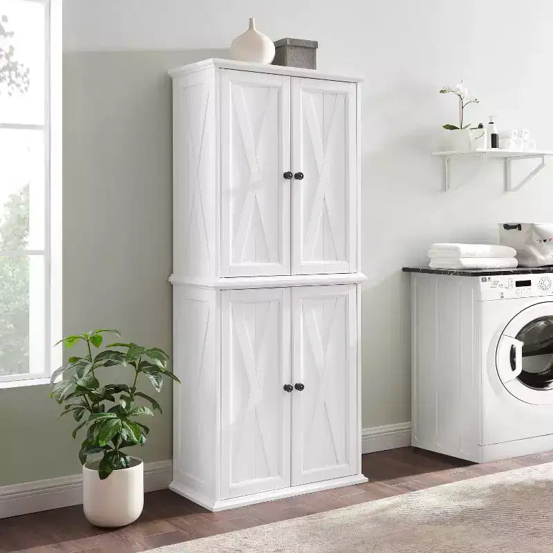 Garde-manger haut 2 pièces Clifton Blanc - Crosley : Étagères réglables, placage bois, style ferme moderne, 4 portes, hauteur 72 po