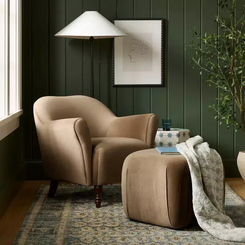 Fauteuil d'appoint en velours à pieds tournés, tanné – Threshold™ conçu avec Studio McGee