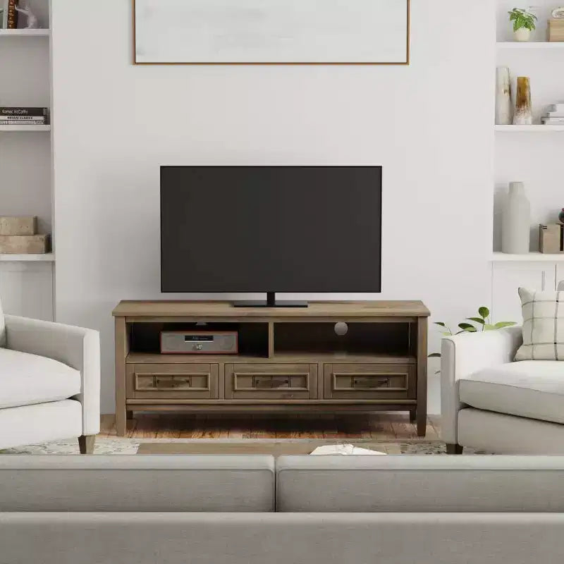 Meuble TV bas Rowan pour téléviseurs jusqu'à 60 po, brun fumé – Wyndenhall : Meuble console média en bois massif avec rangement