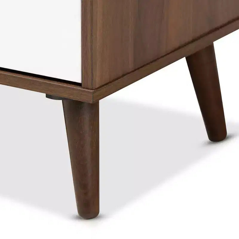 Meuble TV en bois à 2 portes Quinn : Meuble de divertissement pour téléviseurs jusqu'à 75", design Mid-Century - Baxton Studio