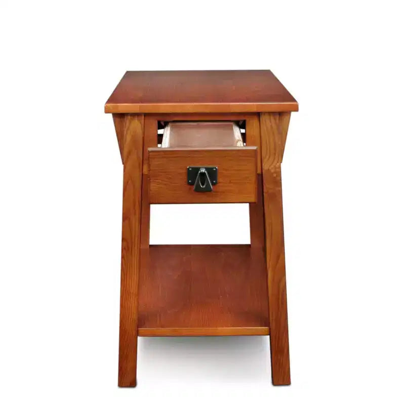 Table d'appoint Mission Russet Favorite Finds - Leick Home : Compacte, à niveaux, avec tiroir et étagère