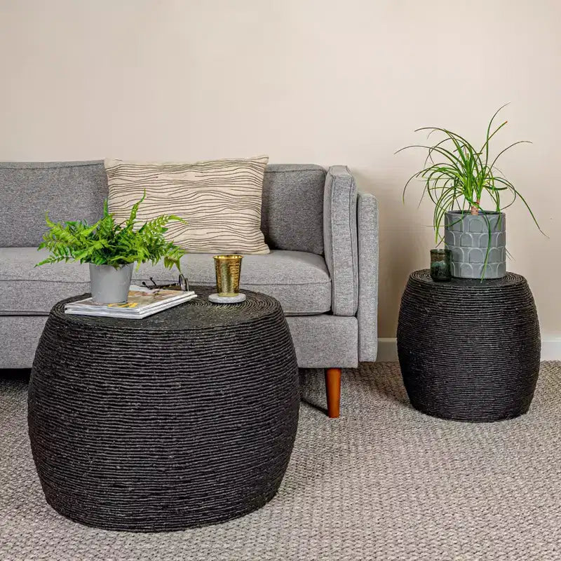 Table d'appoint ronde en corde en forme de tonneau Storied Home - Noire