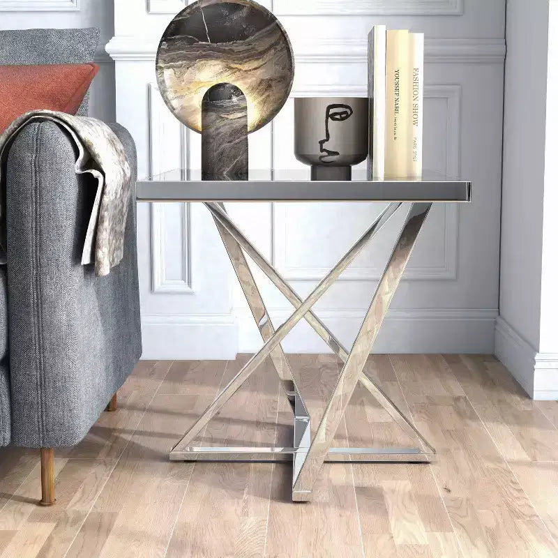 Table d'appoint Drubeck Glam en chrome avec miroirs - HOMES: Inside + Out