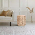 The Urban Port Table d'appoint ronde 20 pouces forme tambour avec motif texturé 3D finition blanc vieilli blanc