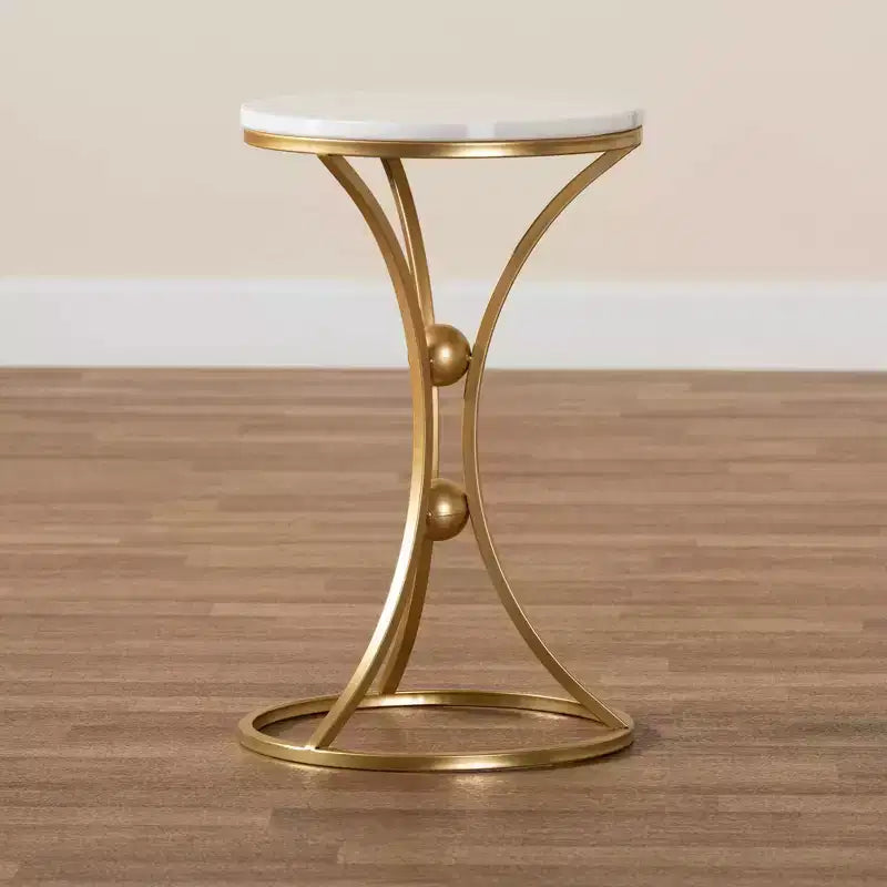 Baxton Studio Tarmon - Table d'appoint en métal avec plateau en marbre or : Design chic et symétrique, aucun assemblage requis