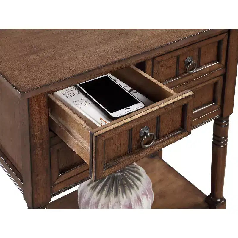 Table de console Kendra en chêne foncé – Breighton Home : 3 tiroirs, étagère, design peu encombrant