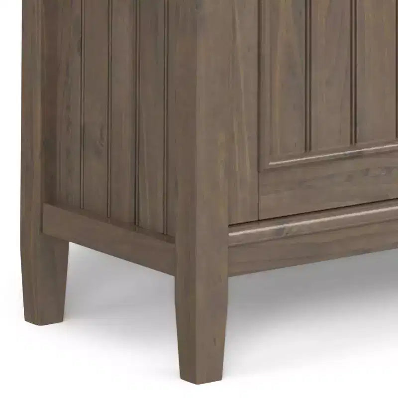 Meuble de rangement bas Rowan brun fumé - Wyndenhall : accent contemporain, étagères fixes, pin et contreplaqué