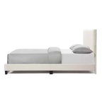 Lit plateforme standard rembourré en bouclé moderne Queen Heartwild 24/7 Shop At Home, blanc