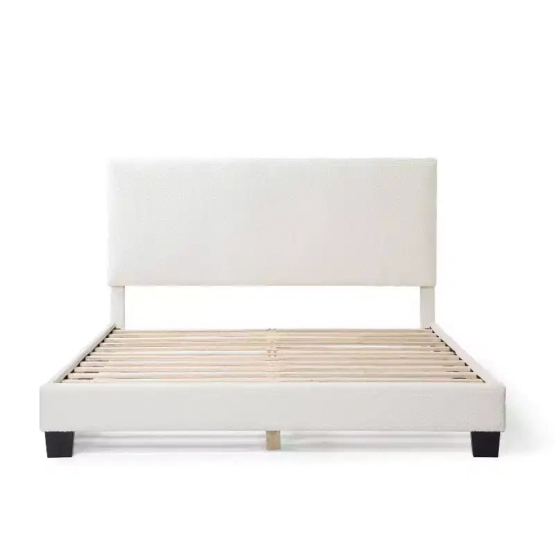 Lit plateforme standard rembourré en bouclé moderne Queen Heartwild 24/7 Shop At Home, blanc