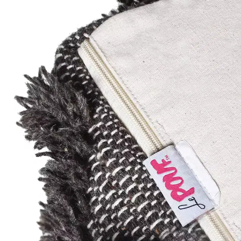 Pouf cube en tissu bohème fait main Jucar - Christopher Knight Home