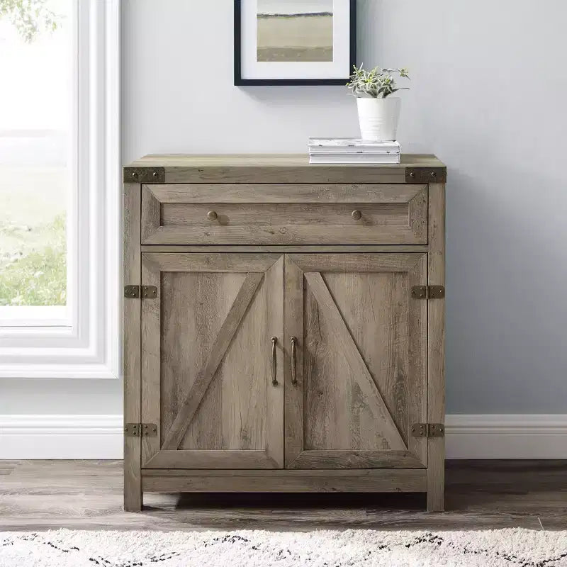 Meuble d'appoint Clarabelle en bois de grange rustique avec porte coulissante - Saracina Home
