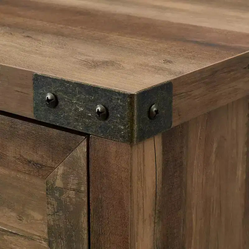 Meuble d'appoint Clarabelle en bois de grange rustique avec porte coulissante - Saracina Home