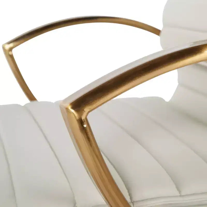 Chaise mi-dos en similicuir avec finition dorée - OSP Home Furnishings