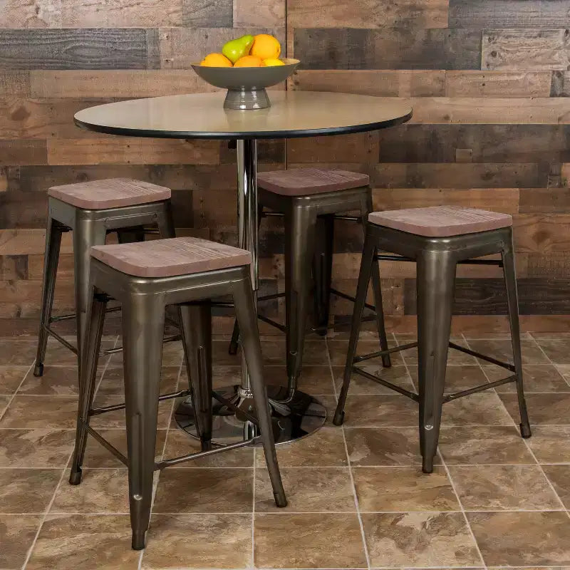 Emma et Oliver Tabouret de bar d'intérieur en métal de 24 po avec siège en bois – Ensemble empilable de 4