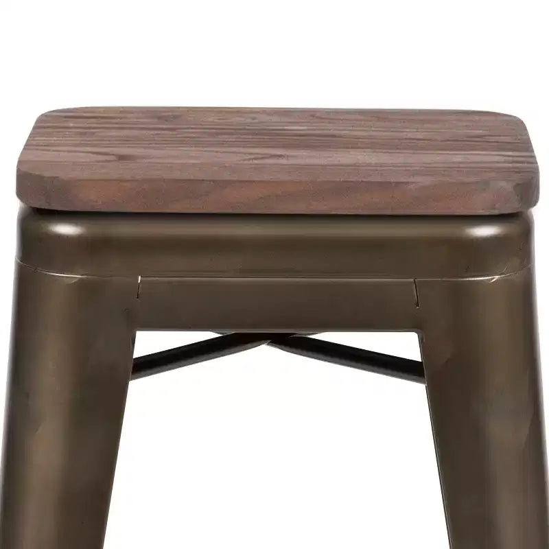 Emma et Oliver Tabouret de bar d'intérieur en métal de 24 po avec siège en bois – Ensemble empilable de 4
