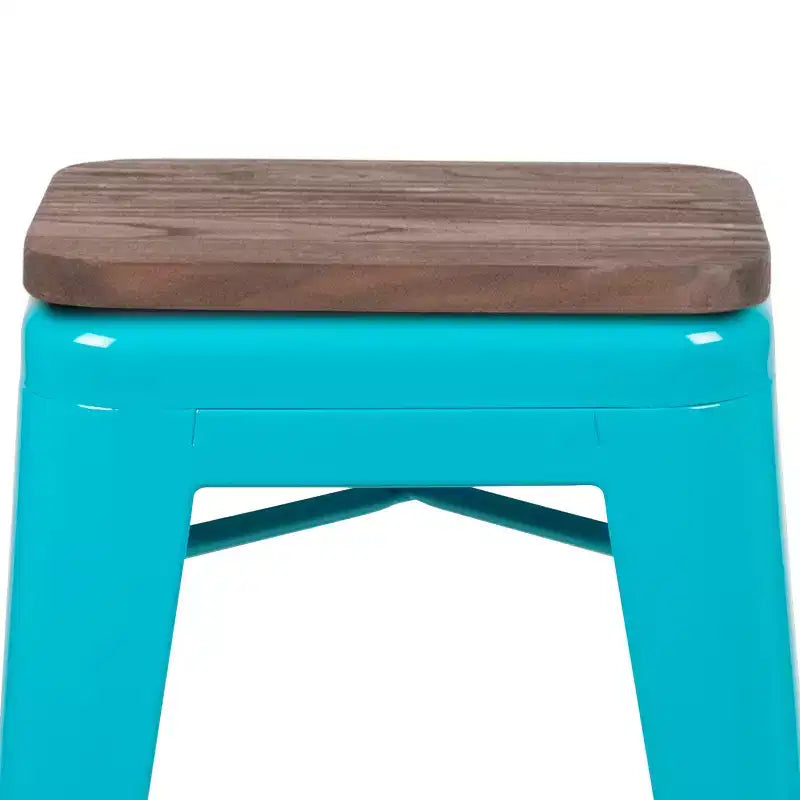 Emma et Oliver Tabouret de bar d'intérieur en métal de 24 po avec siège en bois – Ensemble empilable de 4