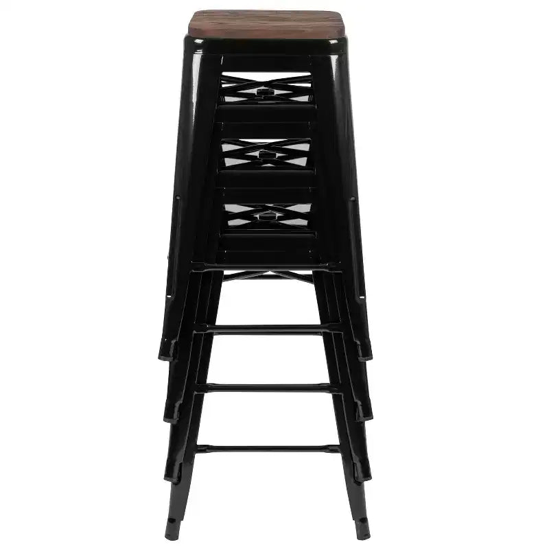 Emma et Oliver Tabouret de bar d'intérieur en métal de 24 po avec siège en bois – Ensemble empilable de 4