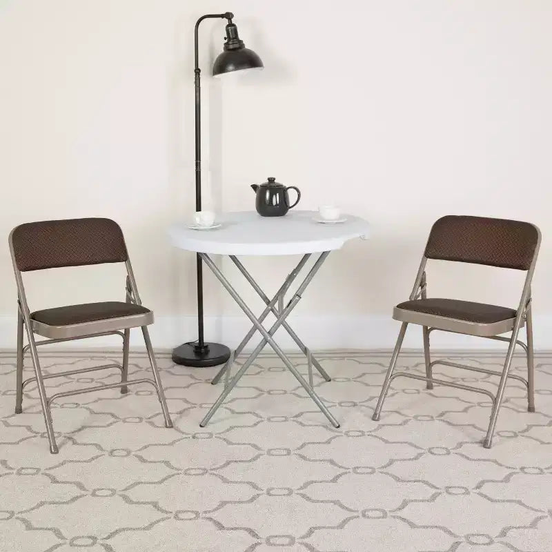 Chaise pliante en métal Emma and Oliver (lot de 2) avec assise en tissu pour la maison et le bureau, événements festifs