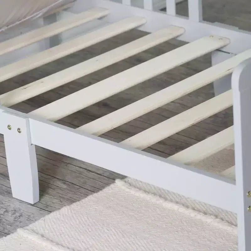 Lit d'enfant contemporain en bois massif Orbelle