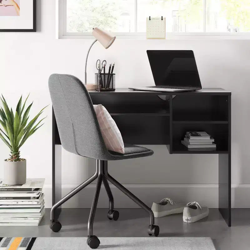 Bureau d'étudiant avec rangement - L'essentiel pour la chambre