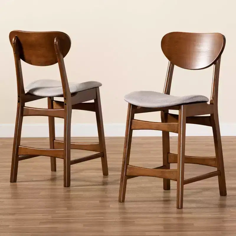 Lot de 2 tabourets de bar hauteur comptoir en tissu et bois Katya - Baxton Studio
