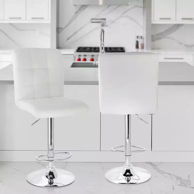 Tabouret de bar réglable Elama 2 pièces carré en similicuir touffeté noir avec base chromée