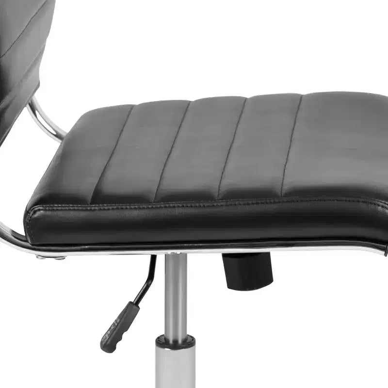 Chaise de bureau pivotante ergonomique Merrick Lane, dossier et assise côtelés, fauteuil de bureau sans accoudoirs à dossier mi-haut avec piètement en métal