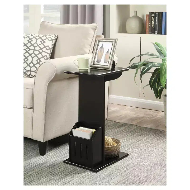 Table d'appoint d'extrémité Designs2Go Abby Magazine C - Breighton Home