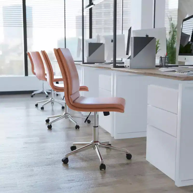 Chaise de bureau pivotante sans accoudoirs Madigan de Flash Furniture, dossier mi-hauteur, rembourrée avec base métallique réglable