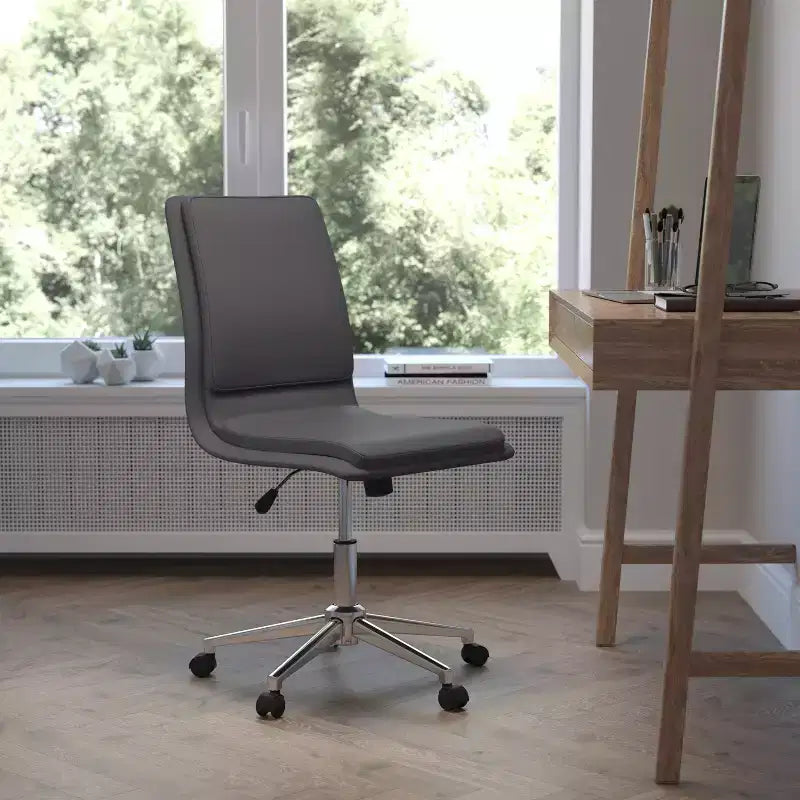 Chaise de bureau pivotante sans accoudoirs Madigan de Flash Furniture, dossier mi-hauteur, rembourrée avec base métallique réglable