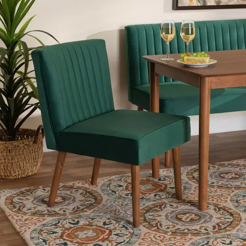 Chaise de salle à manger Alvis en velours capitonné et bois - Baxton Studio