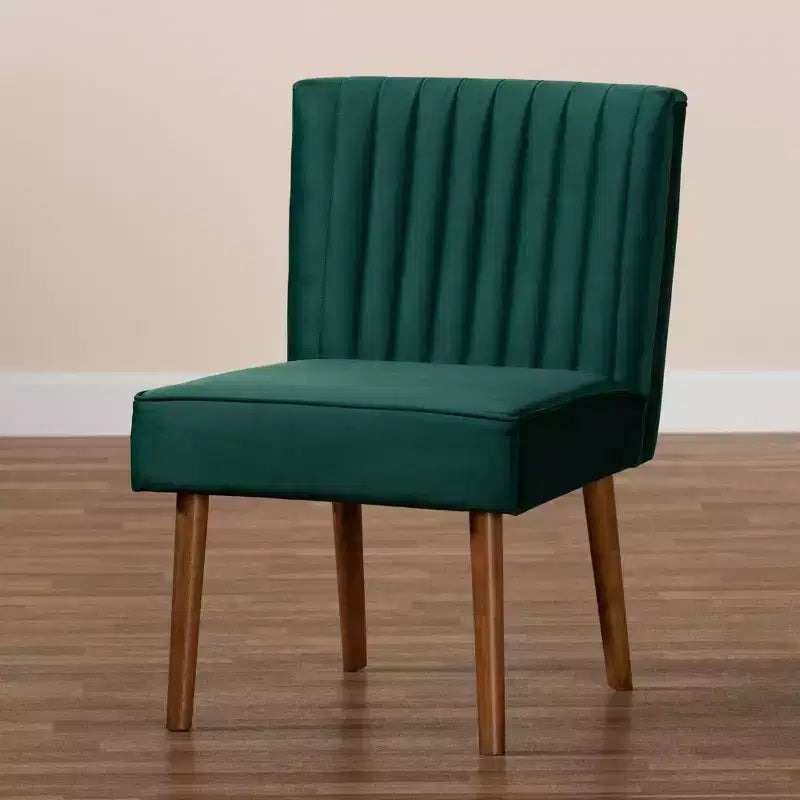 Chaise de salle à manger Alvis en velours capitonné et bois - Baxton Studio