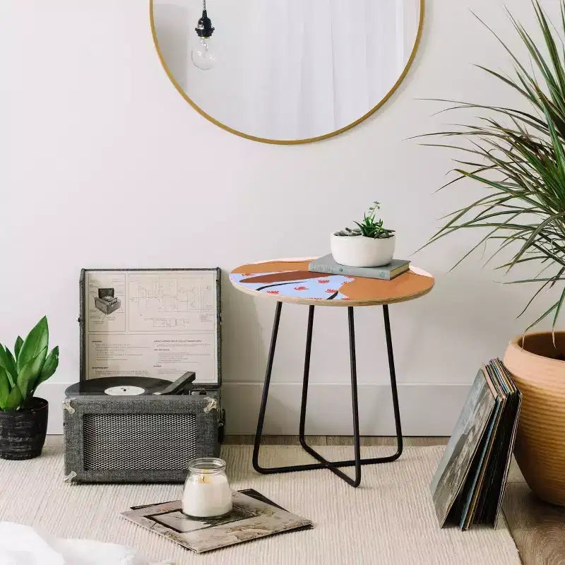 Maritza Lisa Femme Regardant en arrière Table d'appoint - Deny Designs
