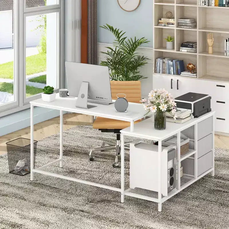 Bureau d'ordinateur Costway en forme de L avec prise de courant, tiroirs, étagères en treillis métallique Marron rustique/Noir/Blanc