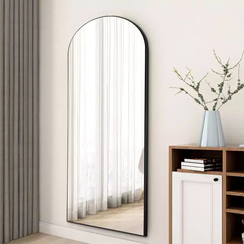 Miroir mural décoratif Dovelina avec cadre en bois moderne et arche