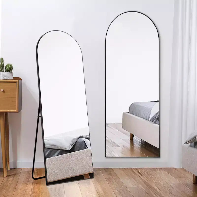 Miroir mural décoratif Dovelina avec cadre en bois moderne et arche