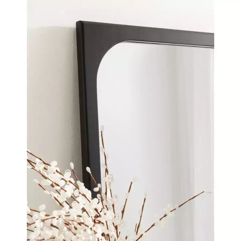 Miroir mural encadré Kenai de 24 x 36 po par Kate & Laurel All Things Decor