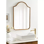 Miroir mural arqué encadré Fellows de 24 x 36 po par Kate & Laurel All Things Decor