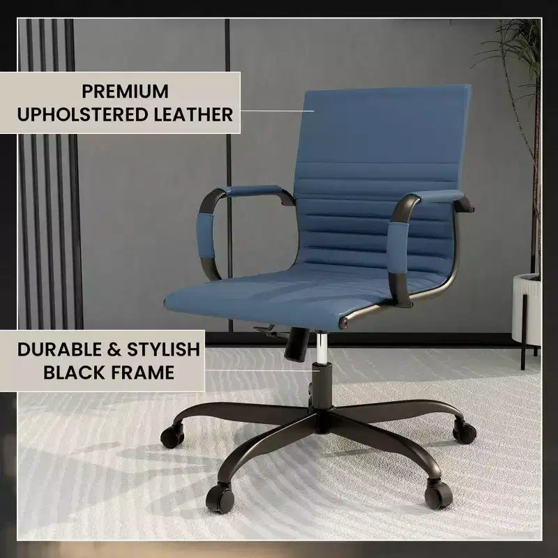 Chaise de bureau LeisureMod Harris noire en similicuir nervuré - Base pivotante en fer noir mat - Siège de conférence et de bureau moderne