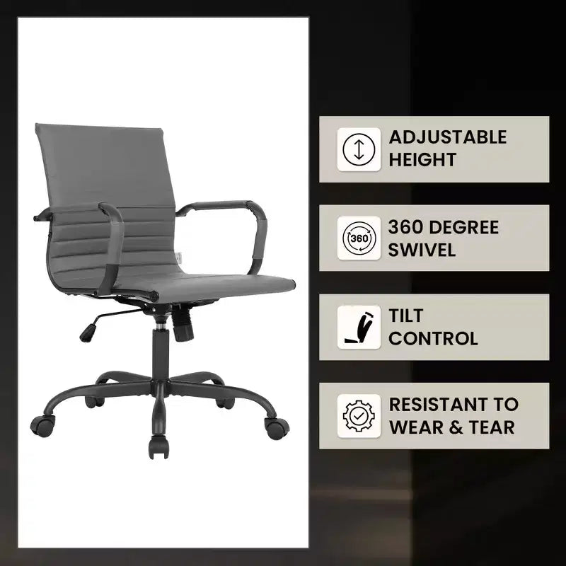 Chaise de bureau LeisureMod Harris noire en similicuir nervuré - Base pivotante en fer noir mat - Siège de conférence et de bureau moderne