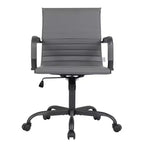 Chaise de bureau LeisureMod Harris noire en similicuir nervuré - Base pivotante en fer noir mat - Siège de conférence et de bureau moderne